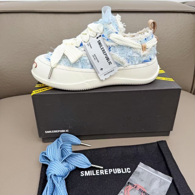 Smilerepublic Canvas Shoes